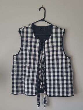 ASOS DESIGN Quilted Gilet With Bows In Mono Gingham